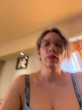 Snapshot of Gatitacarlita chatting on 11/22/25, 06:51 Gatitacarlita online show from 11/22/25, 06:51