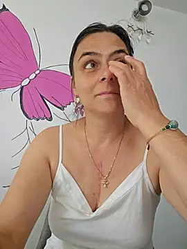 Snapshot of IsabelleCraft chatting on 11/17/25, 08:53 IsabelleCraft online show from 11/17/25, 08:53