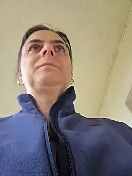 Snapshot of IsabelleCraft chatting on 11/22/25, 11:20 IsabelleCraft online show from 11/22/25, 11:20