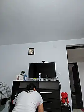 Snapshot of IsabelleCraft chatting on 11/28/25, 10:07 IsabelleCraft online show from 11/28/25, 10:07