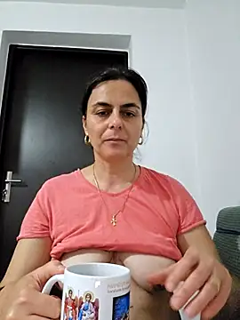 Snapshot of IsabelleCraft chatting on 12/02/25, 02:12 IsabelleCraft online show from 12/02/25, 02:12