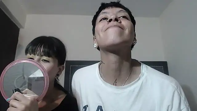 dulce maria x online show from 01/12/25, 09:19