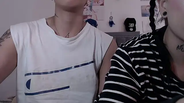 dulce maria x online show from 01/23/25, 09:50