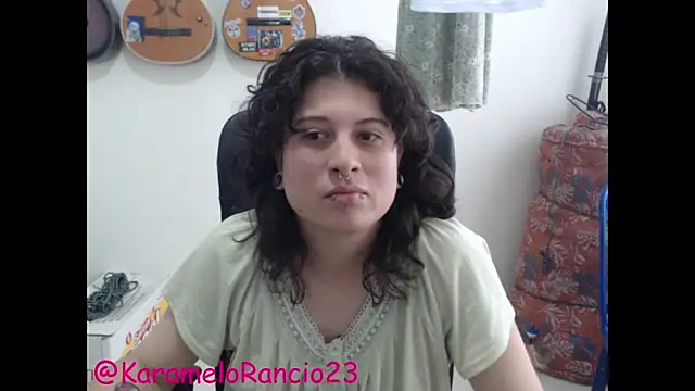 Snapshot of Smoke_trip_Alicia chatting on 02/01/25, 01:09 Smoke trip Alicia online show from 02/01/25, 01:09