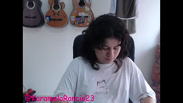 Snapshot of Smoke_trip_Alicia chatting on 02/05/25, 02:05 Smoke trip Alicia online show from 02/05/25, 02:05