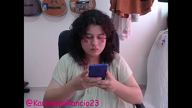 Snapshot of Smoke_trip_Alicia chatting on 03/08/25, 03:24 Smoke trip Alicia online show from 03/08/25, 03:24