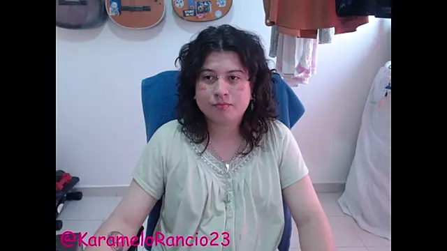 Snapshot of Smoke_trip_Alicia chatting on 03/09/25, 12:42 Smoke trip Alicia online show from 03/09/25, 12:42
