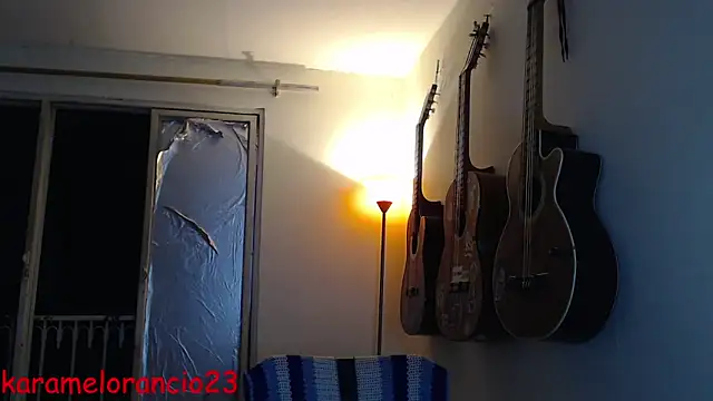 Snapshot of Smoke_trip_Alicia chatting on 09/16/25, 04:24 Smoke trip Alicia online show from 09/16/25, 04:24