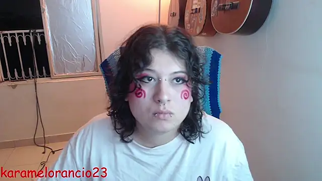 Snapshot of Smoke_trip_Alicia chatting on 09/18/25, 04:47 Smoke trip Alicia online show from 09/18/25, 04:47