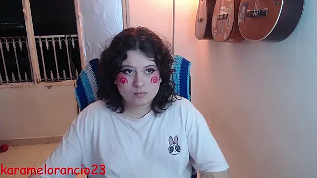 Snapshot of Smoke_trip_Alicia chatting on 09/22/25, 03:52 Smoke trip Alicia online show from 09/22/25, 03:52