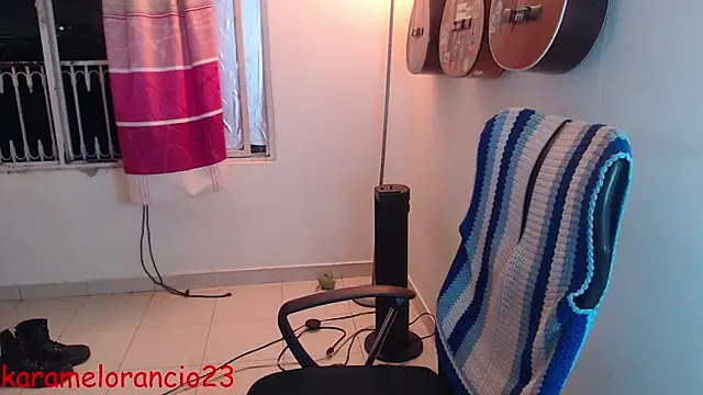 Snapshot of Smoke_trip_Alicia chatting on 10/04/25, 03:37 Smoke trip Alicia online show from 10/04/25, 03:37