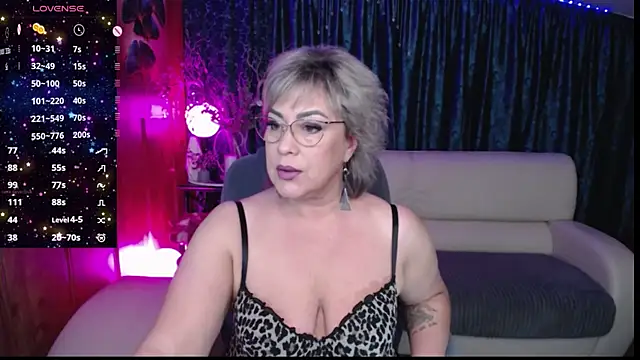 Snapshot of Ellen_Ripley chatting on 05/18/26, 12:22 Ellen Ripley online show from 05/18/26, 12:22