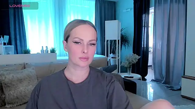 Snapshot of Libby_Nora chatting on 02/19/25, 12:33 Libby Nora online show from 02/19/25, 12:33