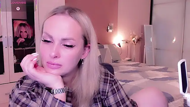 Snapshot of Libby_Nora chatting on 10/04/25, 09:51 Libby Nora online show from 10/04/25, 09:51