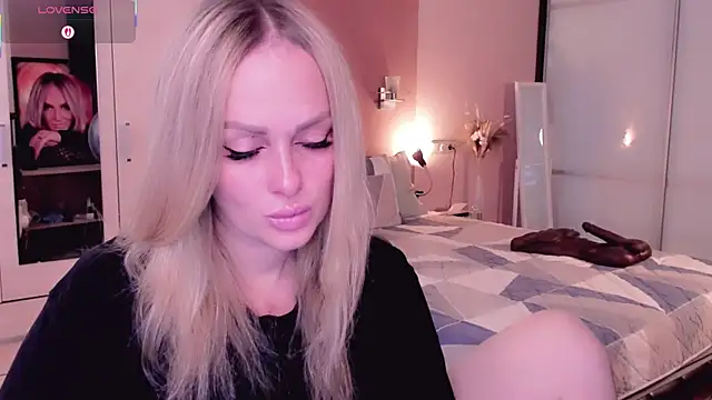 Snapshot of Libby_Nora chatting on 10/06/25, 09:18 Libby Nora online show from 10/06/25, 09:18