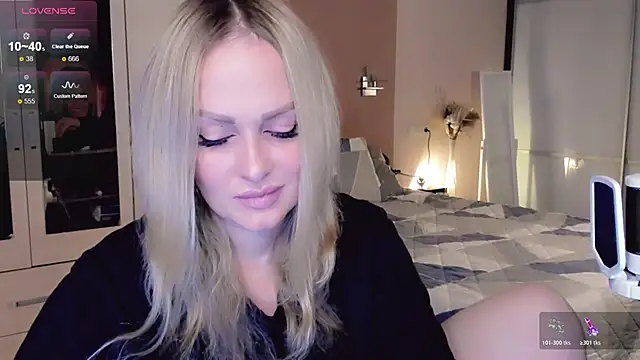 Snapshot of Libby_Nora chatting on 10/26/25, 10:43 Libby Nora online show from 10/26/25, 10:43