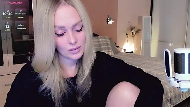 Snapshot of Libby_Nora chatting on 11/11/25, 10:26 Libby Nora online show from 11/11/25, 10:26