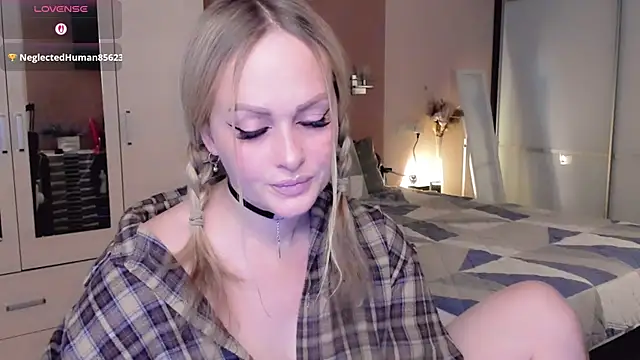 Snapshot of Libby_Nora chatting on 11/29/25, 11:46 Libby Nora online show from 11/29/25, 11:46