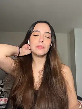 Snapshot of swrennn19 chatting on 12/20/24, 04:14 swrennn19 online show from 12/20/24, 04:14