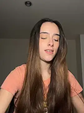 Snapshot of swrennn19 chatting on 01/05/25, 04:38 swrennn19 online show from 01/05/25, 04:38