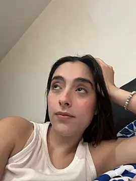 Snapshot of swrennn19 chatting on 02/02/25, 05:37 swrennn19 online show from 02/02/25, 05:37