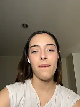 Snapshot of swrennn19 chatting on 03/02/25, 04:10 swrennn19 online show from 03/02/25, 04:10