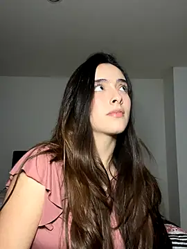 Snapshot of swrennn19 chatting on 09/18/25, 11:18 swrennn19 online show from 09/18/25, 11:18