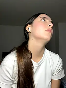 Snapshot of swrennn19 chatting on 10/02/25, 10:50 swrennn19 online show from 10/02/25, 10:50