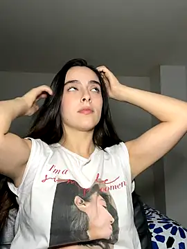 Snapshot of swrennn19 chatting on 10/07/25, 10:40 swrennn19 online show from 10/07/25, 10:40