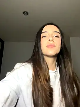 Snapshot of swrennn19 chatting on 10/25/25, 12:18 swrennn19 online show from 10/25/25, 12:18