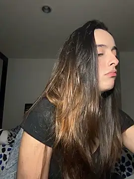 Snapshot of swrennn19 chatting on 10/27/25, 11:41 swrennn19 online show from 10/27/25, 11:41