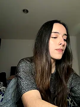 Snapshot of swrennn19 chatting on 11/01/25, 03:25 swrennn19 online show from 11/01/25, 03:25