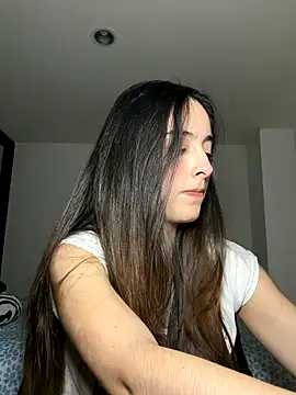 Snapshot of swrennn19 chatting on 11/02/25, 03:58 swrennn19 online show from 11/02/25, 03:58