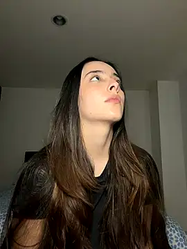 Snapshot of swrennn19 chatting on 11/03/25, 07:04 swrennn19 online show from 11/03/25, 07:04