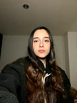 Snapshot of swrennn19 chatting on 11/29/25, 03:26 swrennn19 online show from 11/29/25, 03:26