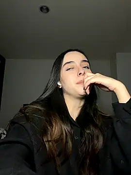 Snapshot of swrennn19 chatting on 12/01/25, 11:54 swrennn19 online show from 12/01/25, 11:54