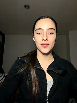 Snapshot of swrennn19 chatting on 12/03/25, 10:52 swrennn19 online show from 12/03/25, 10:52