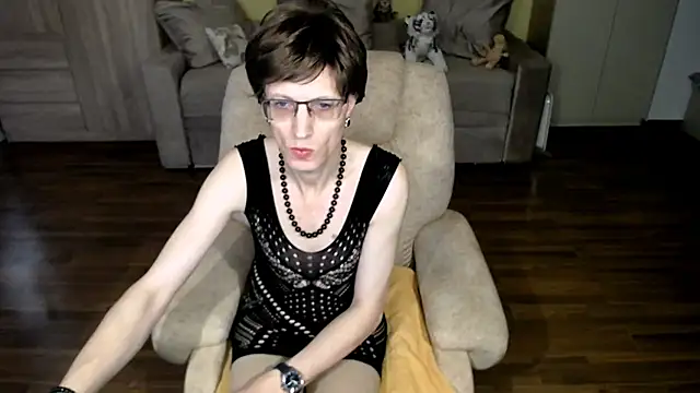 clementine online show from 04/11/26, 07:56