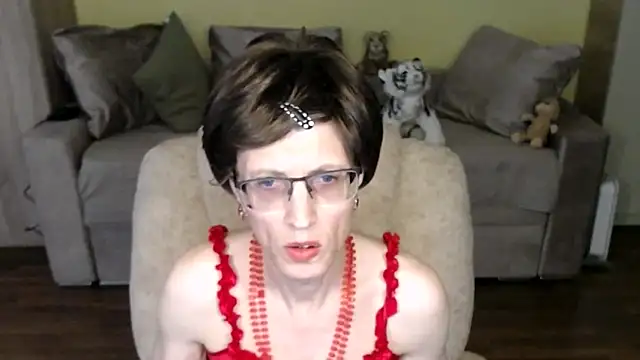 Snapshot of clementine chatting on 05/16/26, 12:48 clementine online show from 05/16/26, 12:48