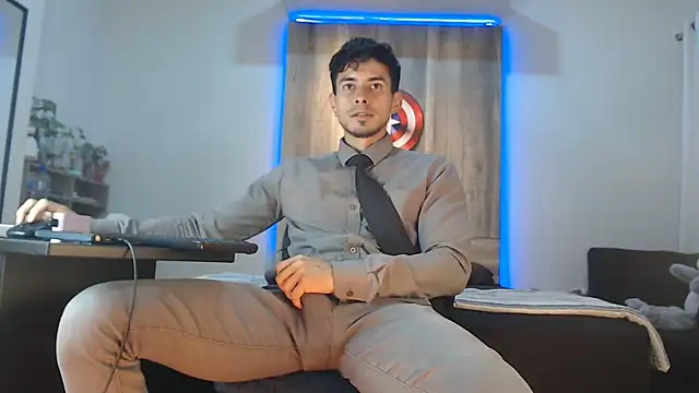 Andrew 4  online show from 11/15/25, 01:36