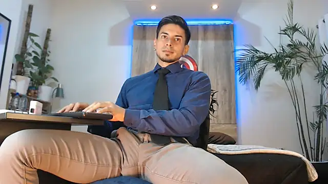 Andrew 4  online show from 05/10/26, 07:13