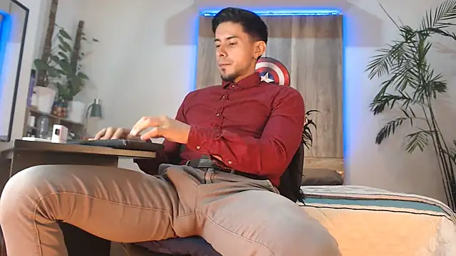 Andrew 4  online show from 06/13/26, 05:27