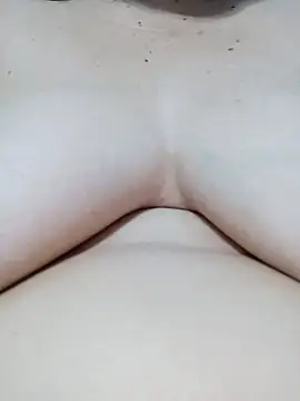 XXLorie 02 online show from 03/18/25, 06:37