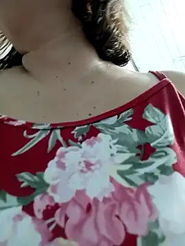 XXLorie 02 online show from 09/17/25, 12:51