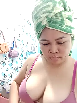 XXLorie 02 online show from 10/02/25, 01:12