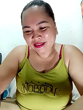 XXLorie 02 online show from 10/25/25, 11:07