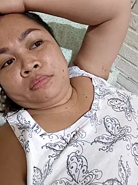 XXLorie 02 online show from 11/02/25, 12:29