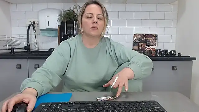 erikaerika online show from 01/19/25, 01:12