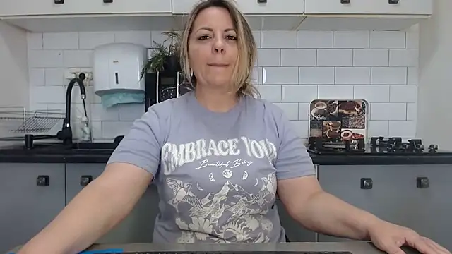 erikaerika online show from 01/20/25, 09:46