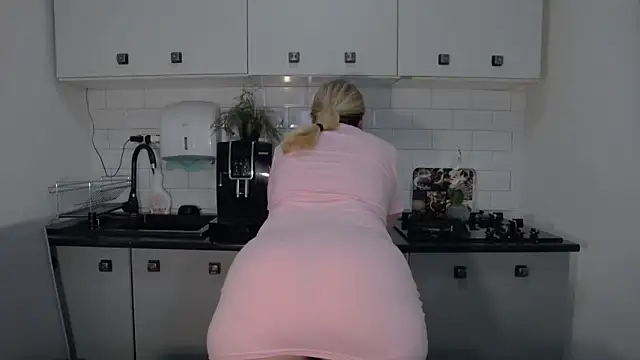 erikaerika online show from 09/14/25, 06:45